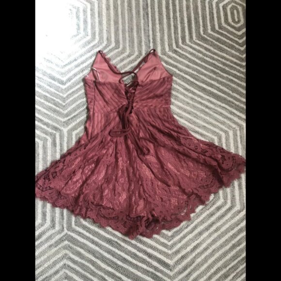Lulu Dusty Rose Lace Romper with sexy tie back (fits like small / medium) - Picture 2 of 6